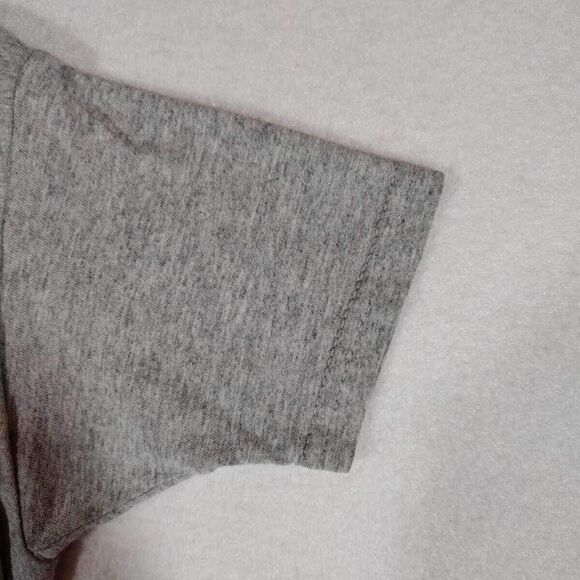 Boy's XS 4/5 tee shirt, grey Graphic design on front,  Brand Mad engine - Picture 6 of 9